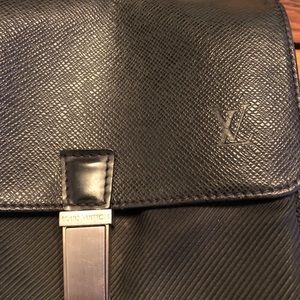 Men’s Louis Vuitton cross body